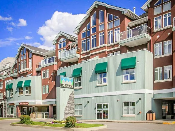 1151 SE Sidney St #306, Canmore, AB T1W 3G1