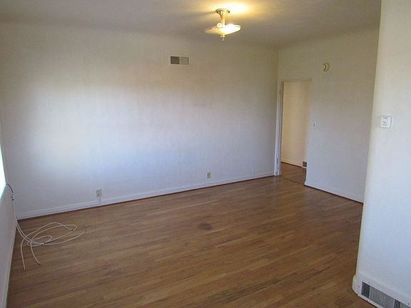 5th image of 103 S Cooper St APT 1