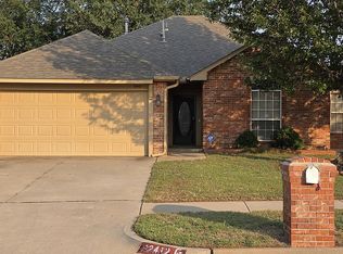 12412 SW 9th St, Yukon, OK 73099