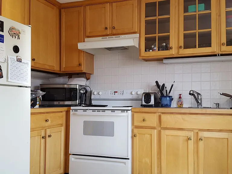 221 Summer Street Apartments — Photo 4