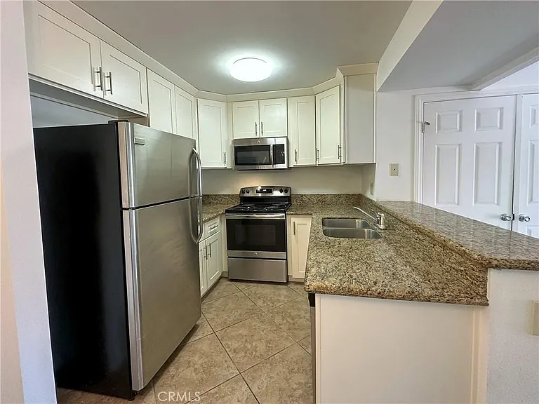 1400 W Edgehill Rd — Photo 11