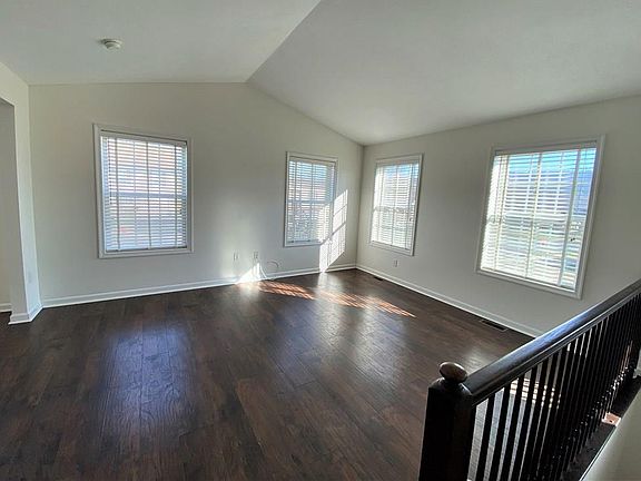 3rd image of 174 Shady Hollow Dr