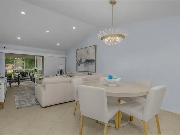 7725 Jewel LN #201, NAPLES, FL 34109
