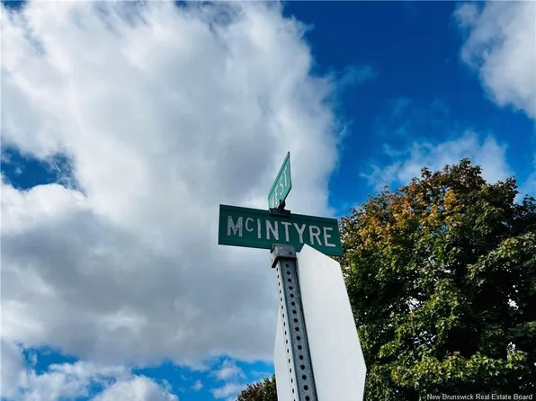 769 McIntyre Ln, Bathurst, NB E2A 6L9