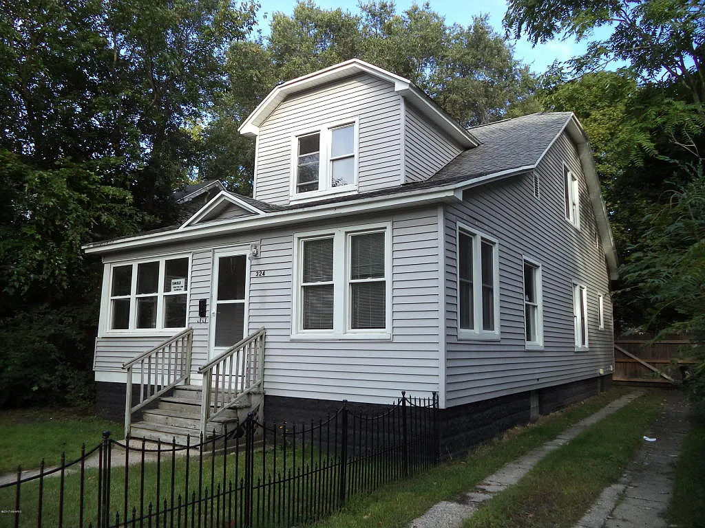 324 Merrill Ave photo 1