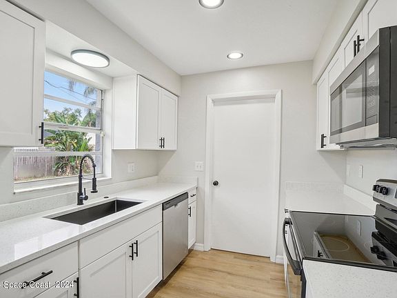4th image of 1670 Ashwood Ave