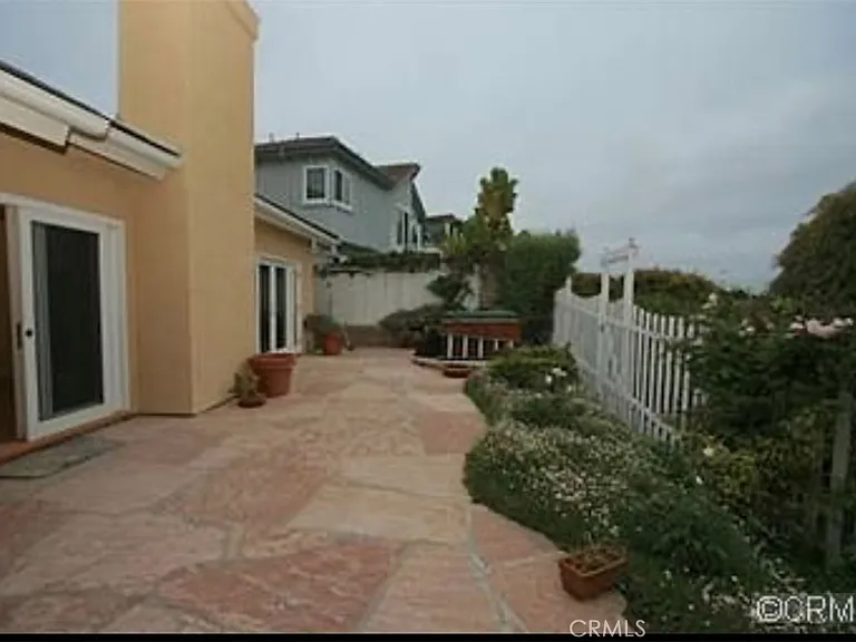 23942 Dory Dr — Photo 2