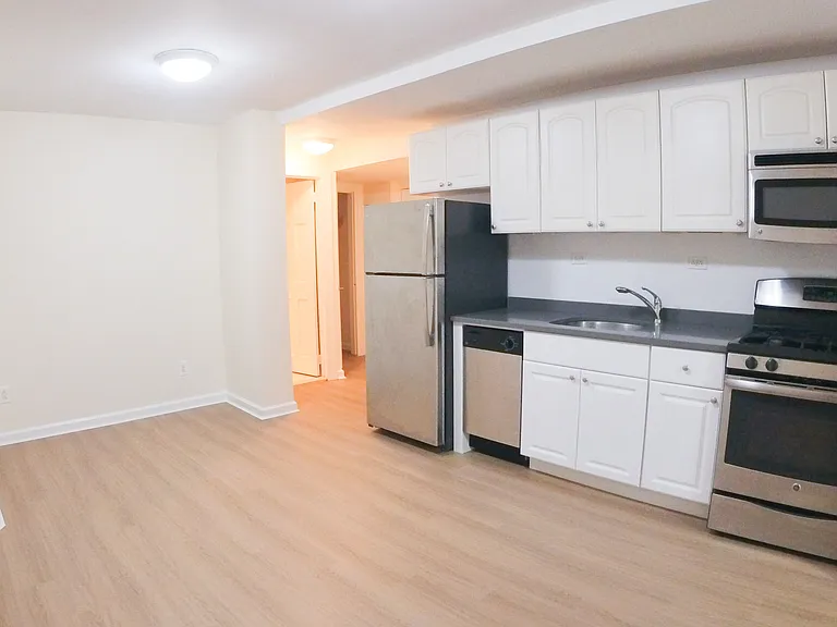 150 E 84th St #1O — Photo 3