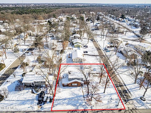 3rd image of 70 Oak Ridge Parkway