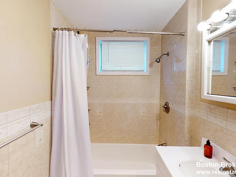 30 Roseclair St #2 — Photo 11