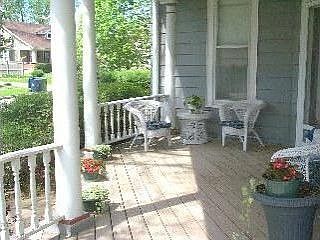 3rd image of 602 N River Blvd