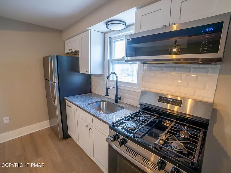 811 Monroe St #1 — Photo 8