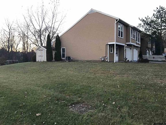 2nd image of 7 Kimberly Ct
