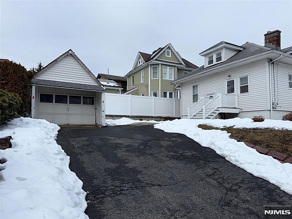 5th image of 534 Moonachie Ave