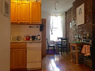 Rented by Bryan L Rozencwaig, LREB