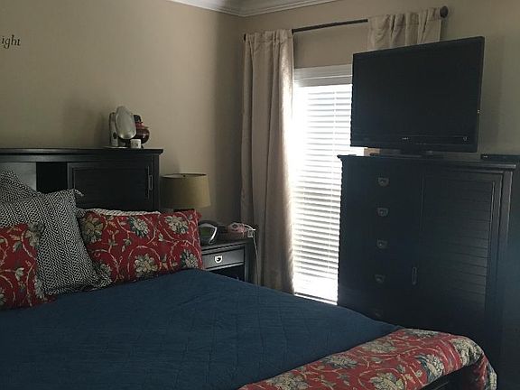 2nd image of 2 Shoreline Pl