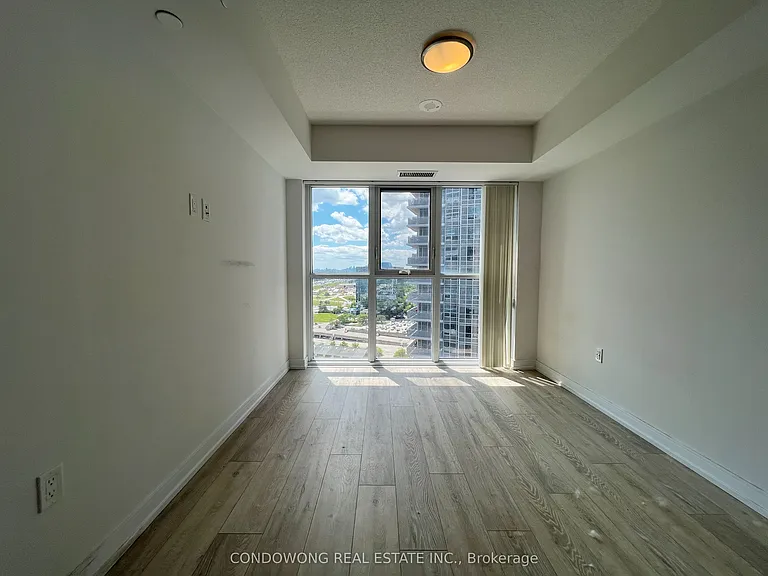 225 Village Green Sq #1905 — Photo 3