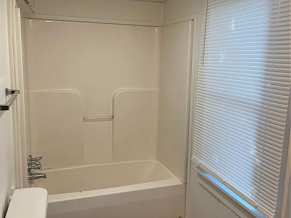 2nd image of 908 E 23rd St #1