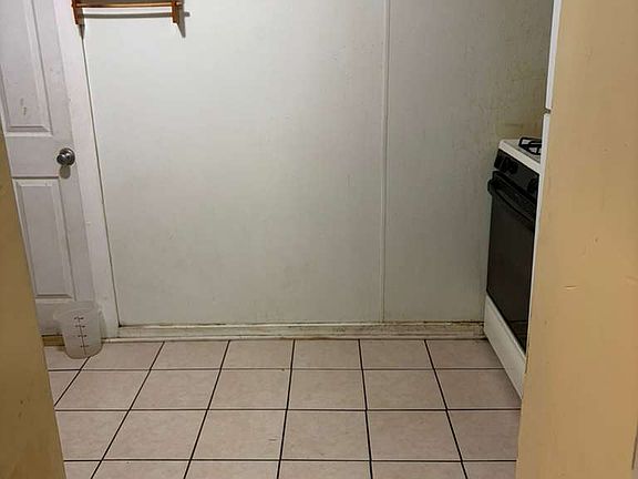 4th image of 10 E Church St #1