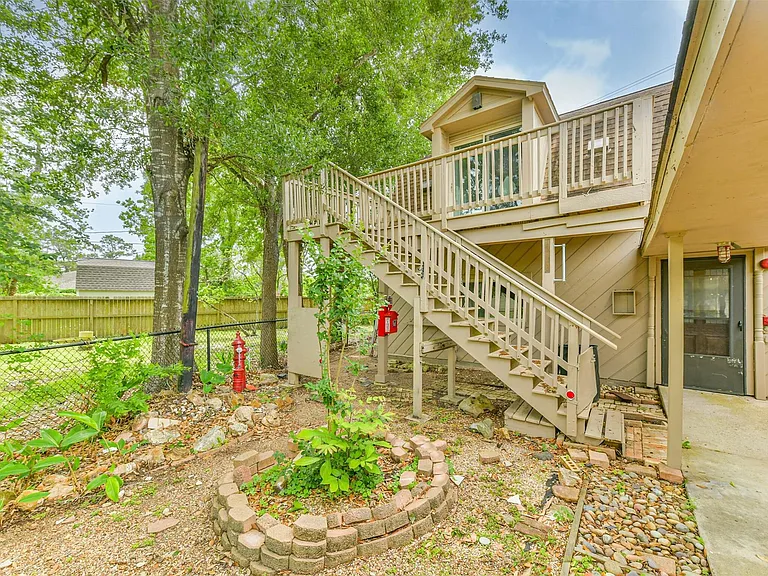 807 Stadium Cir — Photo 32