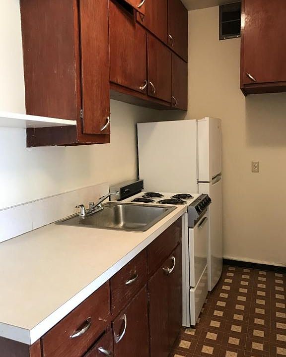 2nd image of 302 E Central Ave APT 2