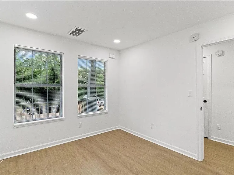 961 Fair St SW — Photo 3