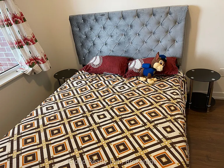 15 Wellington St S #211 — Photo 18