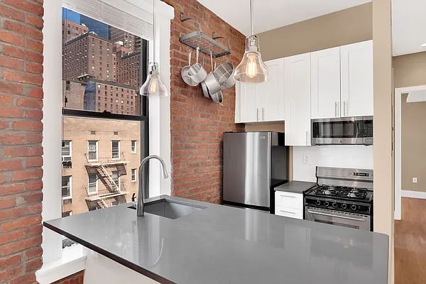 Rented by Cooper & Cooper Real Estate | media 3