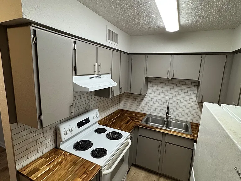 Another freshly renovated kitchen