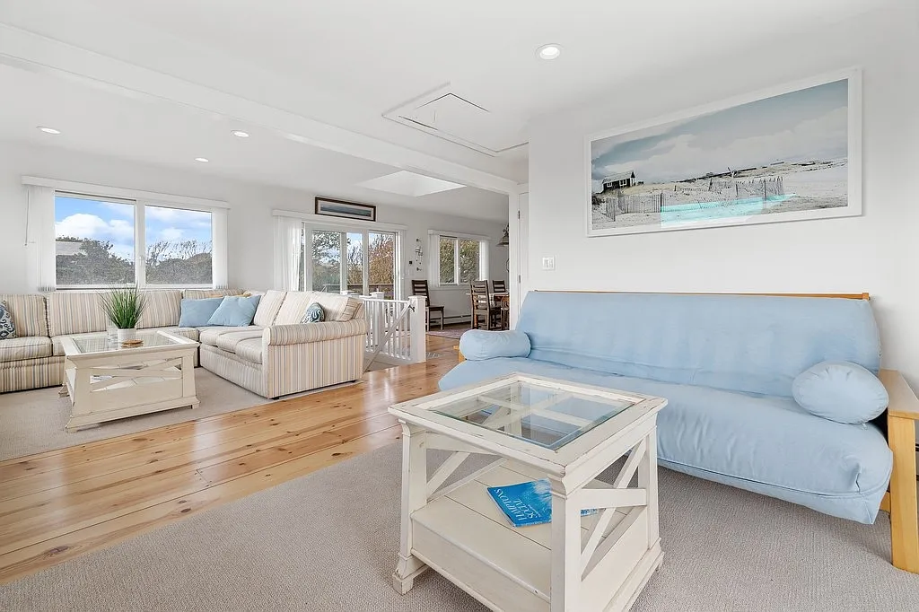 Ditch Plains Beach House with Oceanview — Photo 2