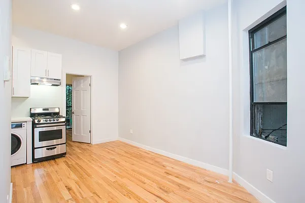 Rented by MNS Marketing | media 17