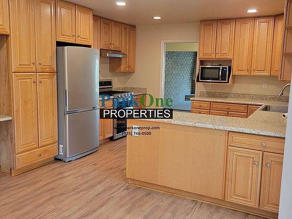 3rd image of 1011 Brown Ave #6
