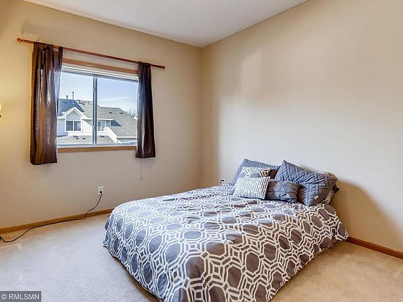5th image of 665 Kingfisher Ln APT B