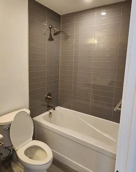 15 Wellington St S #2806 — Photo 8
