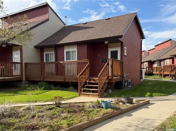 UNIT 49-331 Pendygrasse ROAD, Saskatoon, SK S7M 4R3