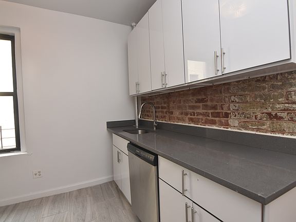 5th image of 106 Convent Ave APT 21