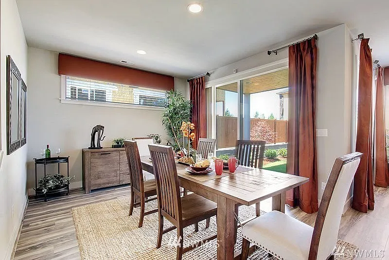 4 bed, 2880 sqft, $4,000 — Photo 4