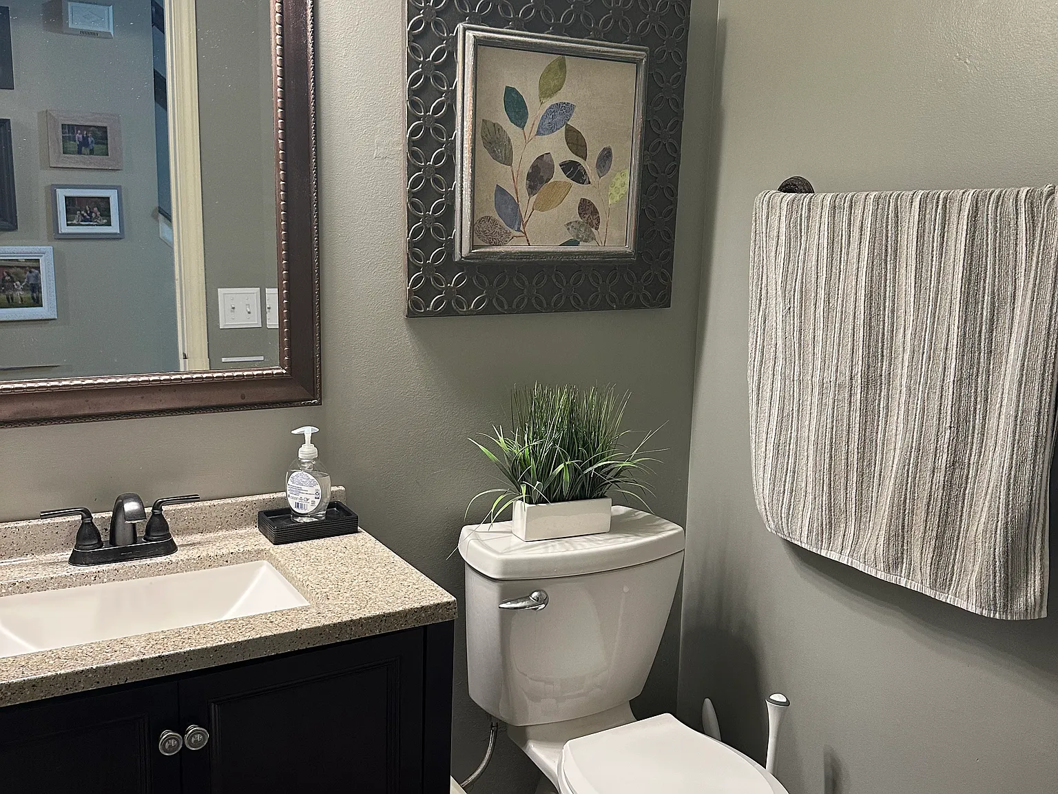 4 bed, 2.5 bath, 2440 sqft, $2,494 — Photo 4