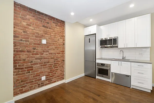 Rented by REAL New York | media 16