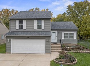 504 Southwood Cir, Streamwood, IL