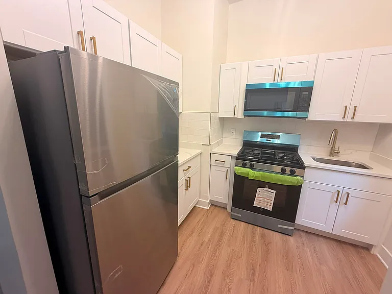 632 Bergen Ave #14E — Photo 1