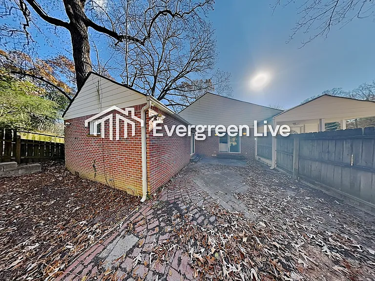 3260 Russell St — Photo 22