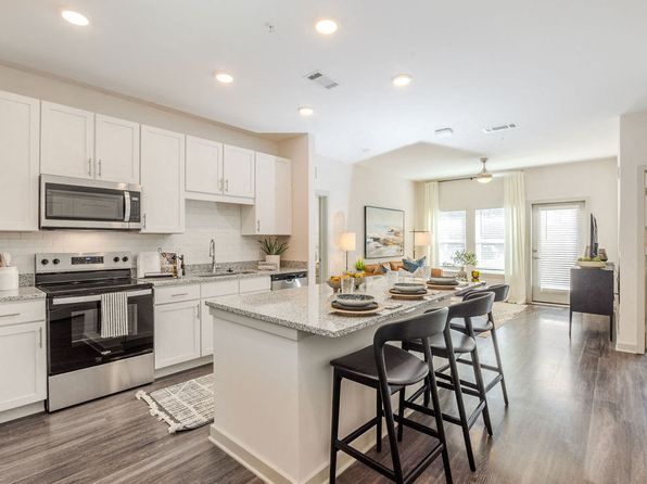 Story University North apartments in Charlotte