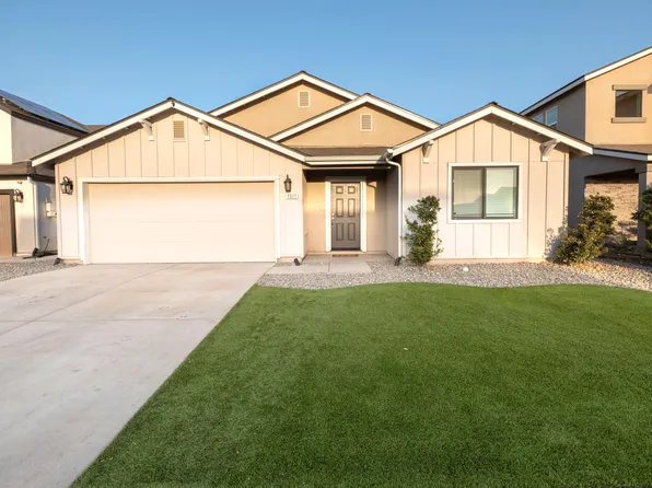 1517 S Barberry Place, Hanford, CA 93230
