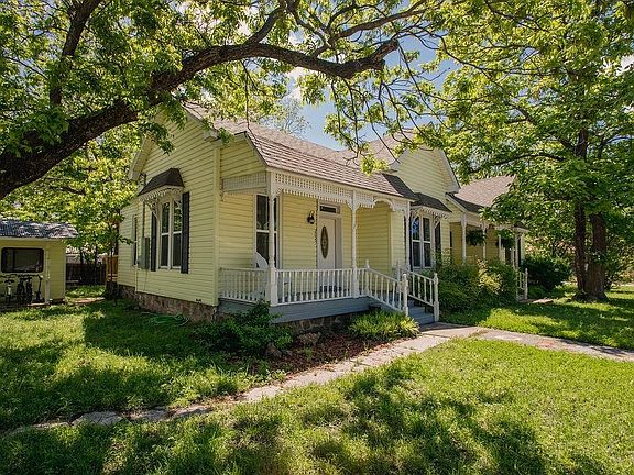 4th image of 205 W Avenue A