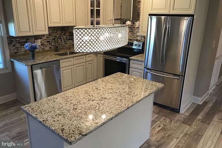 263 Dogwood Dr, Levittown, PA 19055 Zillow