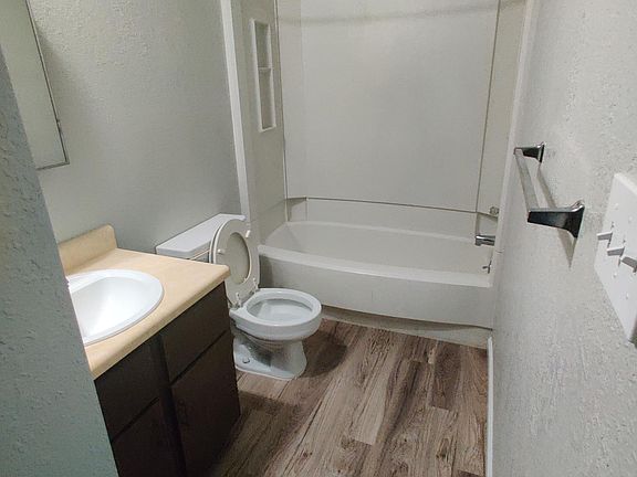 5th image of 1720 N 73rd Ter