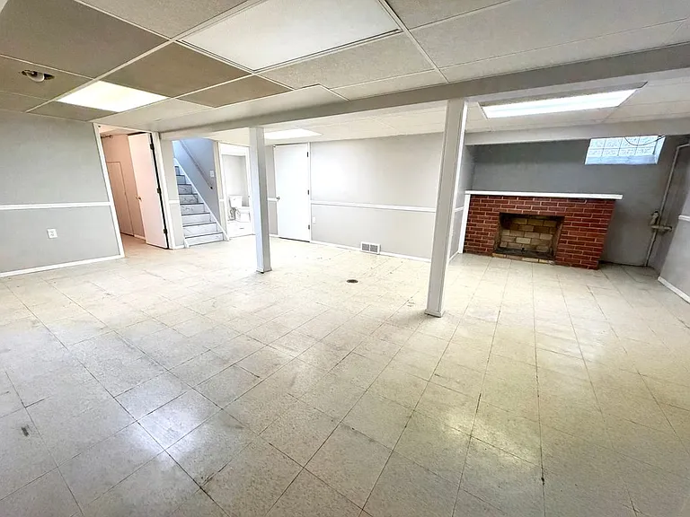 18235 Tracey St — Photo 48