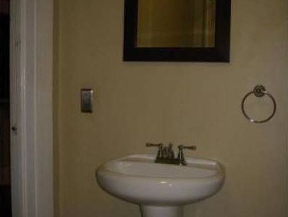 4th image of 5150 Trump St Unit 1901