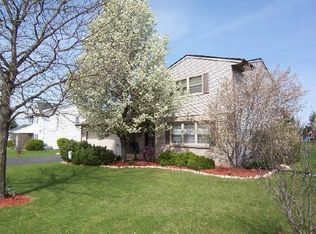 7835 Windspoint Rd, Roscoe, IL 61073